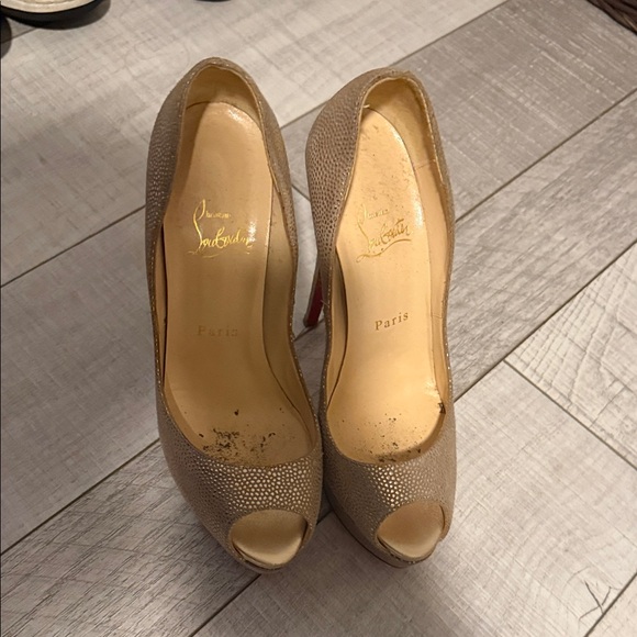 Christian Louboutin Textured Beige Peep Toe Heels - Picture 2 of 3